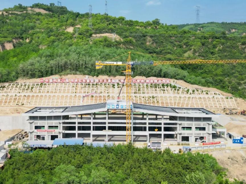 西延高铁富县北站于5月27日进入内部装修阶段