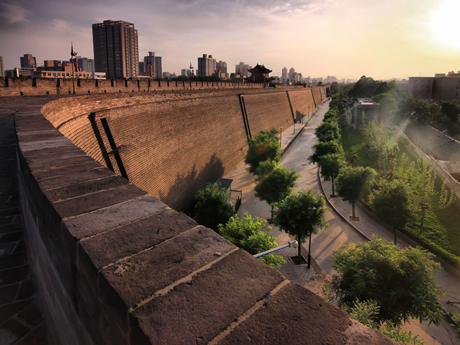 揭秘西安城墙的守护之路：如何历经千年仍屹立不倒