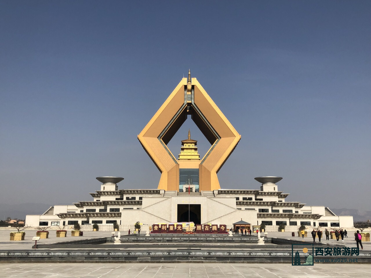 法门寺：千年古刹，佛教圣地，探寻其辉煌历史与传奇背景
