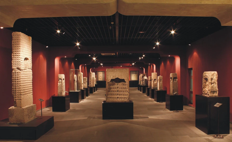 探秘西安碑林博物馆：珍贵文物图片悉数收录