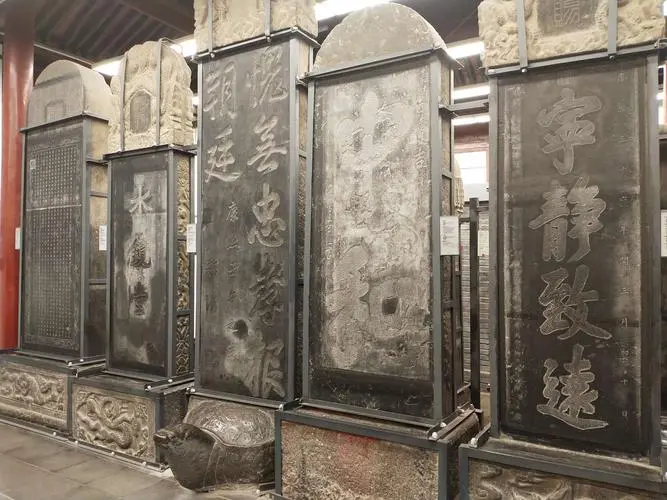 探访碑林：领略历史文化魅力，体验深厚的书法与石刻艺术