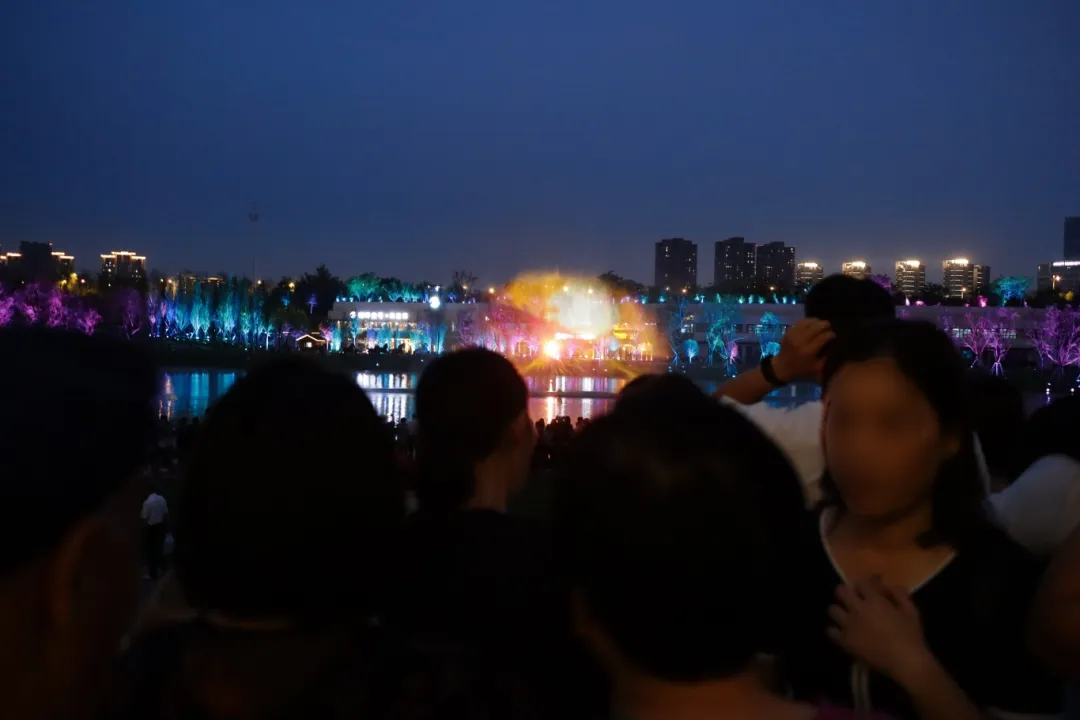 西安中亚公园夜游指南来啦！水幕电影、异域风情……原地出国！（附中亚公园水幕电影时间表）