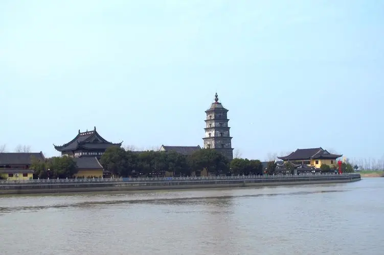 大雁塔旁边的湖名称揭秘
