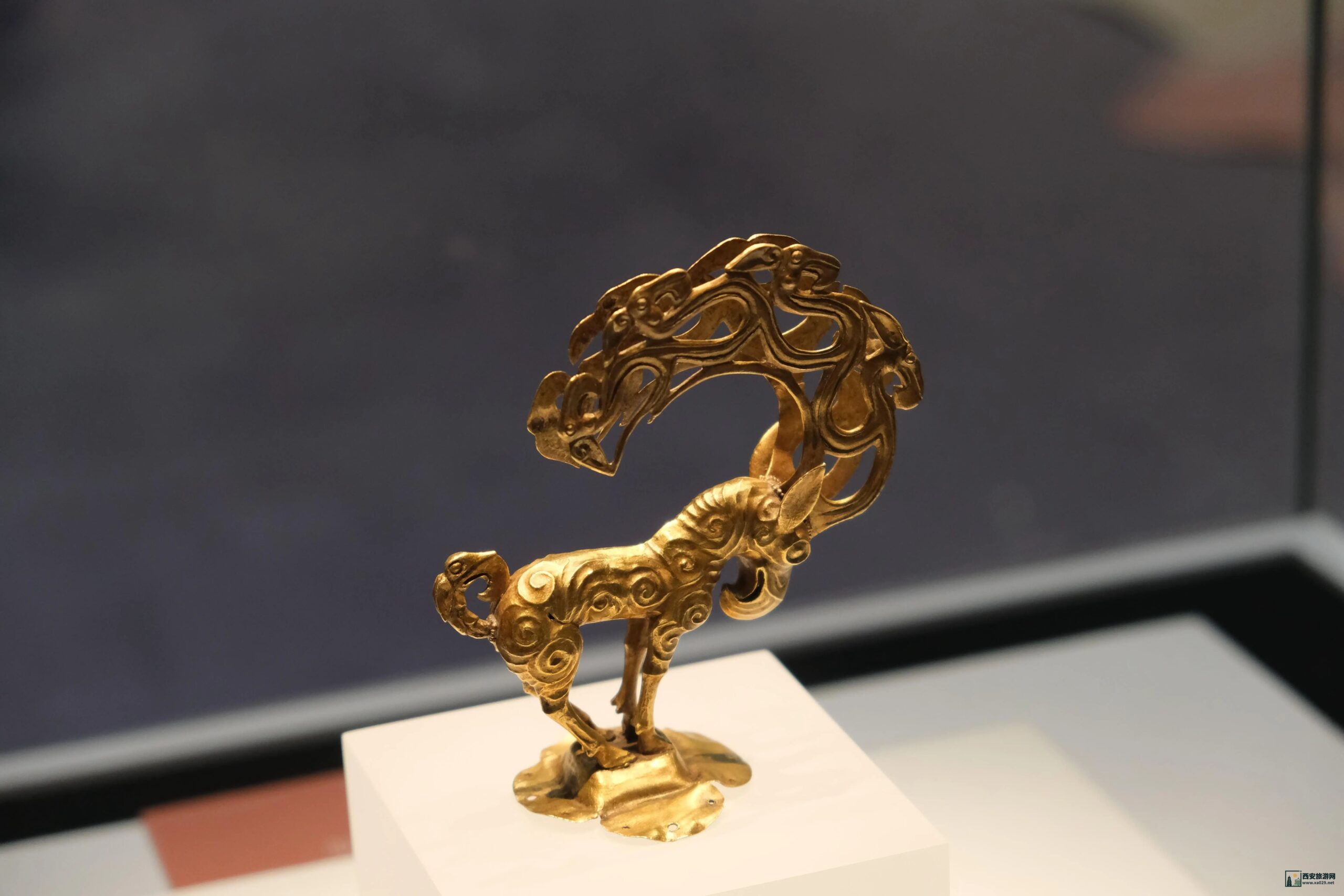 陕历博秦汉馆必打卡文物丨集各种动物于一身，它是何方“神兽”？