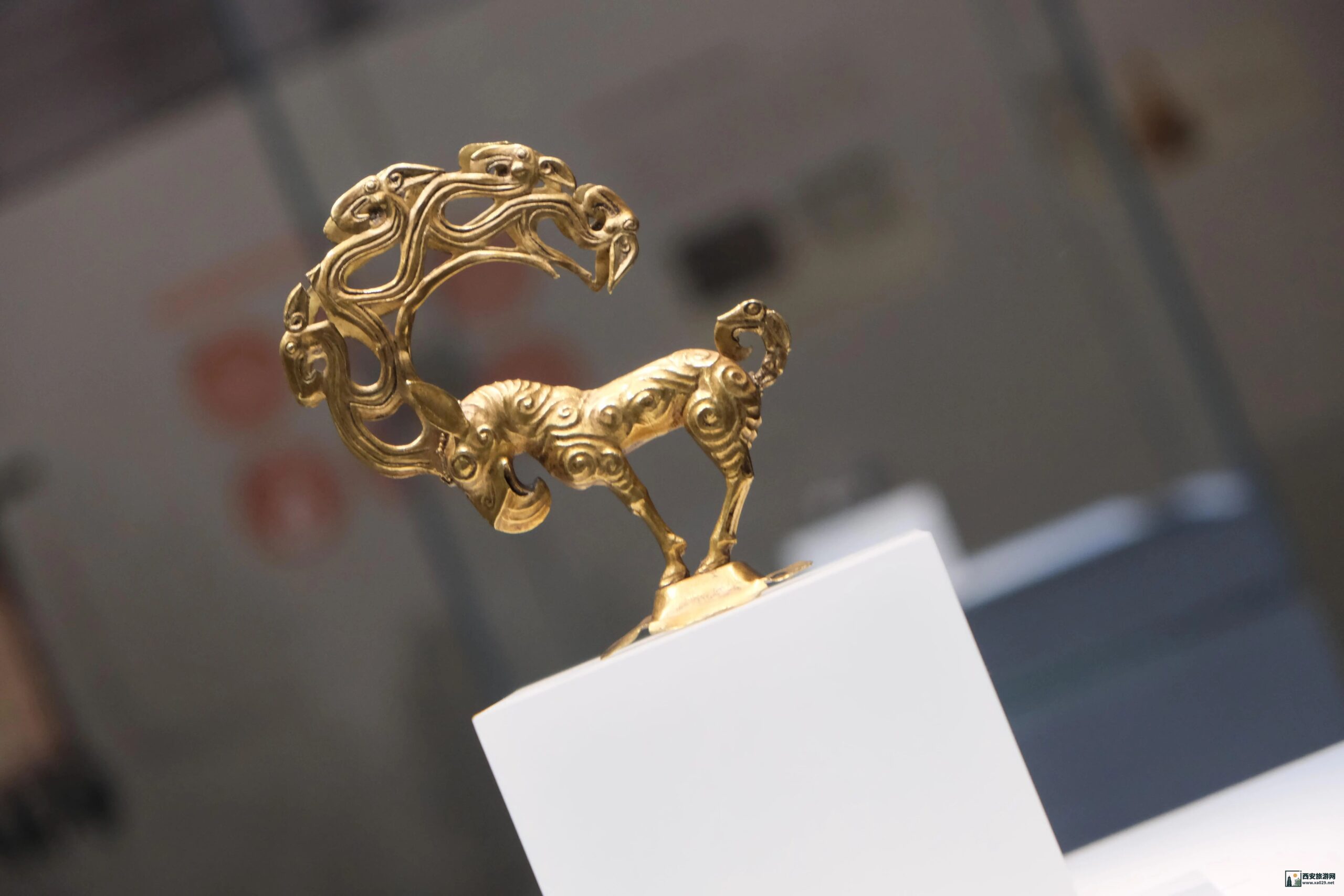 陕历博秦汉馆必打卡文物丨集各种动物于一身，它是何方“神兽”？
