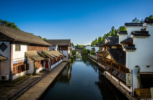 “南京本地旅游团报名攻略：精选线路，轻松畅游古都”