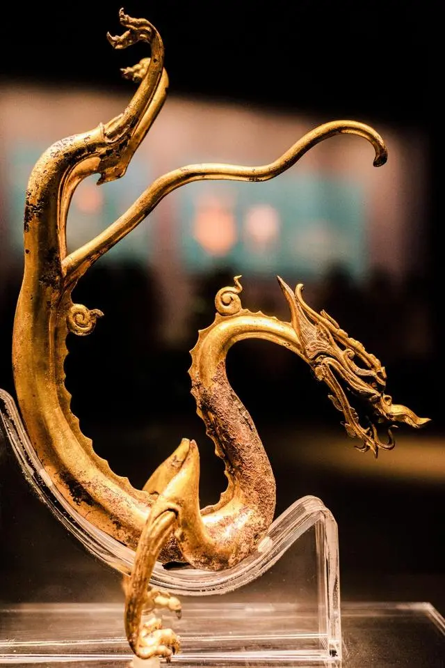 陕西历史博物馆导览：探索丰富文物，领略悠久历史，详解馆内珍藏。