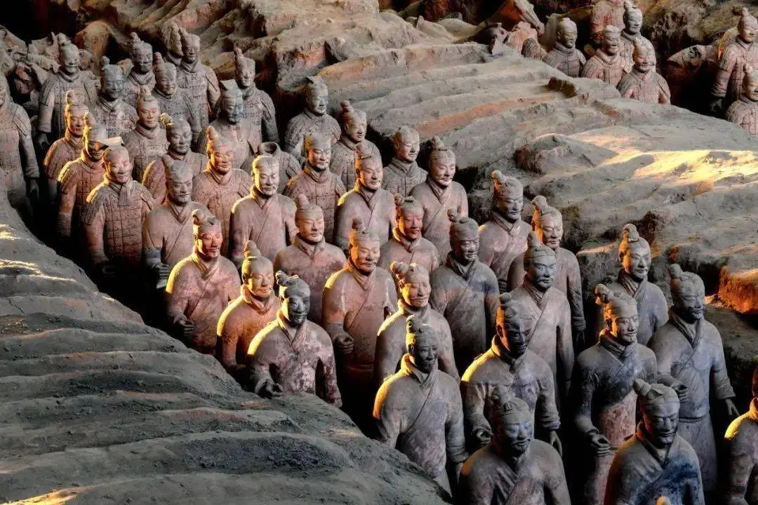 每个兵马俑都神态各异排比句