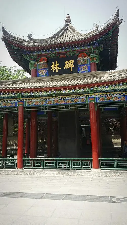 “西安碑林区周边指南：探索附近景点与美食”