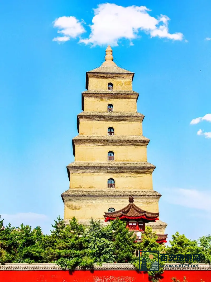 大雁塔下的寺庙叫什么